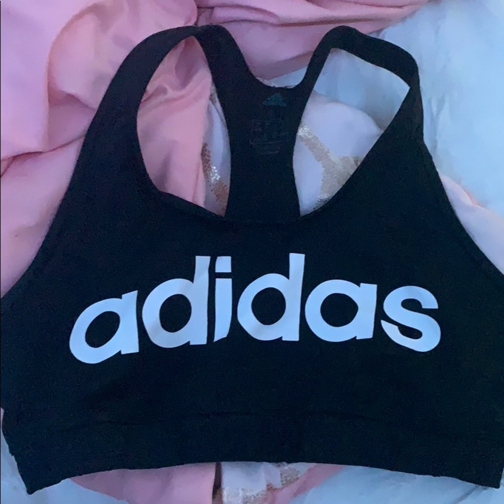 sports bra